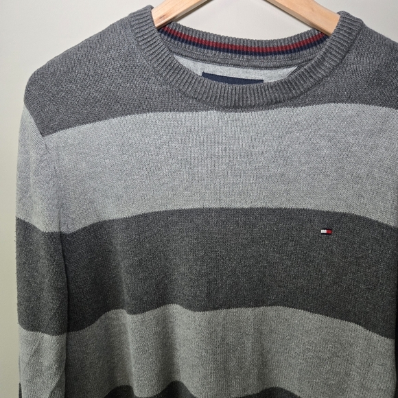 Tommy Hilfiger Men's Medium 💯 Cotton Gray Striped Sweater - Picture 5 of 10